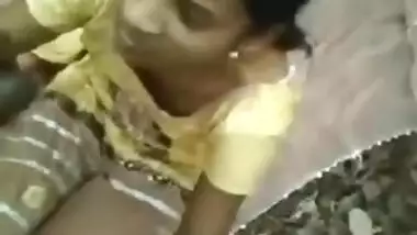 Desi village teen’s outdoor sex video