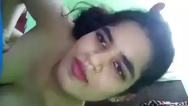 Desi XXX orgasm becomes reason for Indian chick's creamy pussy