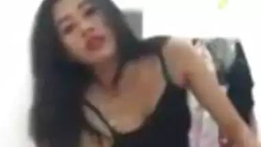 Linda morena se tocando