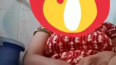 Horny Desi Girl Masturbating