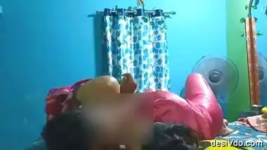 Madras aunty spread her legs wide to her driver