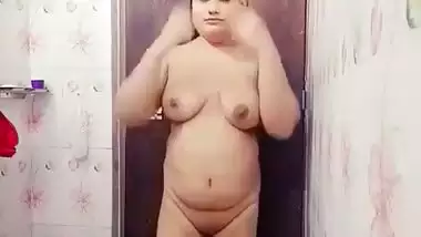 Chubby Girl Showing for lover