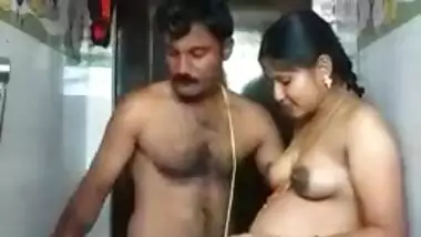 Hot desi indian couple romancing under shower indian sex video