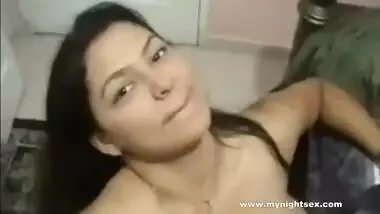 Aadhi raat ko desi Bhabhi ki khoob jam kar Gaand maari