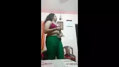 Desi Aunty Changing In Bedroom