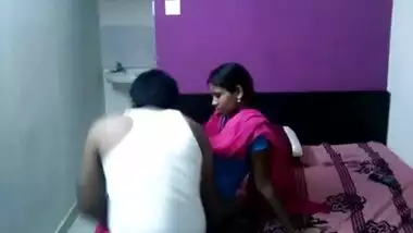 Mature Tamil couple fuck hard in hotel