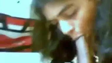 Indian College Girl Sucking Like Professional.