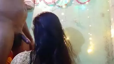 Desi horny Bhabhi giving blowjob