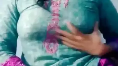 Bcomxxx - Desi girl show her big boob indian sex video