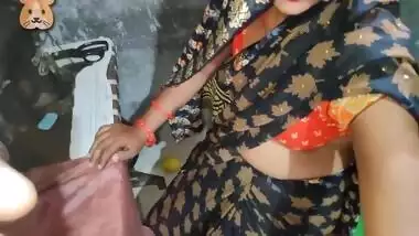 Indian- Bhabhi Silayi Kr Rahi Bhabhi Ko Hard Anal Sex