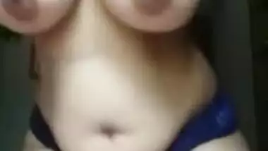 Sweet Indian boob show movie for her lover