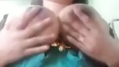 Today Exclusive -desi Bbw Bhabhi Shows Her Big Boobs