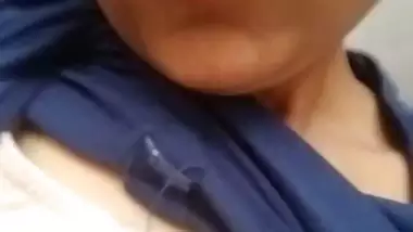 Desi aunty boob press viral video for lover