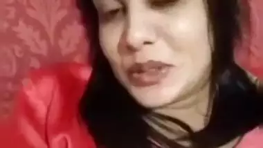 Indian girl play with pussy