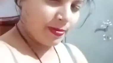 Sexy Horny Bhabhi Nude Selfie Video