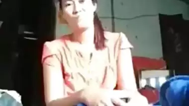 Desi Sexy Atarra Saal Ki Ladki - Nepali girl showing on video call indian sex video