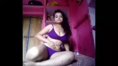 Desi Beautiful horny bhabi boobs n pussy show