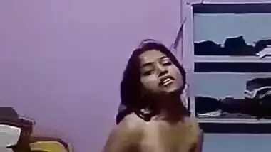 Horny Tamil Girl Having A Phone Sex