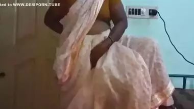 Hot Mallu Aunty Nude Selfie And Fingering For