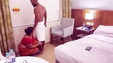 XXX banging is all sexy Desi MILF needs from the bearded guy in bed