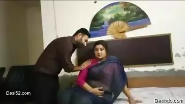 Desi aunty romance with husband best friend Part-1