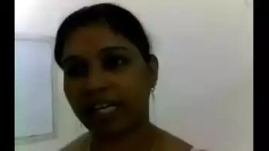 Hot Mallu blowjob by a busty bhabhi