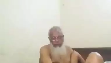 Desi village bhabi fucking with old father in lw