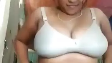 Unsatisfied tanker bhabhi