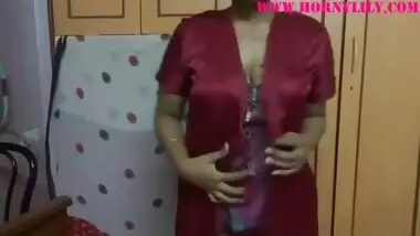 Indian Sex Video Of Amateur Pornstar Desi Babe Lily Masturbating With Horny Lily, Indian Bhabhi And Indian Aunty