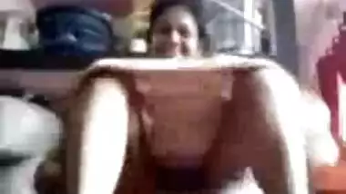 Mature aunty showing pussy on a live video call