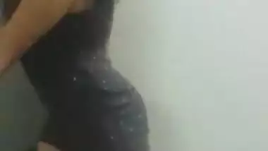 Sexy hot desi girl dancing with big boobs and round ass juicypussy69.blogspot.in