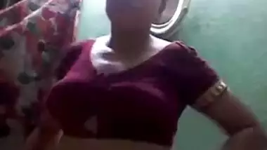 Bengali Boudi Stripping Masturbating