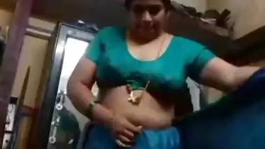 Chubby tamil wife undress