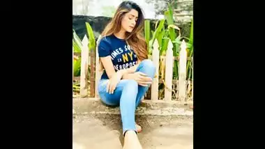 jijaji chat par hai illaichi (Hiba nawab) sexy story I