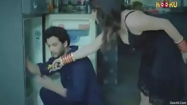 Micenik Ne Tharki Soniya Bhabhi Ki Leli