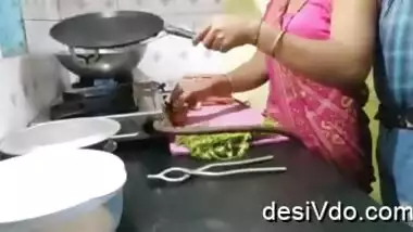 Kaamwali Bhabhi in Kitchen Fucked by Owner Hard