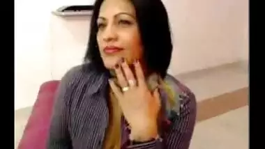 NRI bhabhi pussy sex xxx on demand