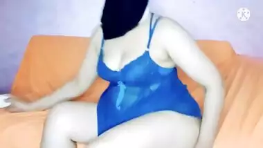 بتنيك نفسها بالصناعي واصوات من الاهات اسمع محنتهاarab Wife Cum With Toy