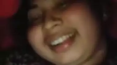 Desi Sexy Bhabi Showing Pussy on Video Call