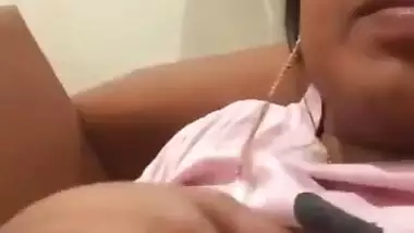 Chubby Bhabhi Boobs Show in video call