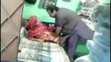 mature pakistani couple fucking in bedroom