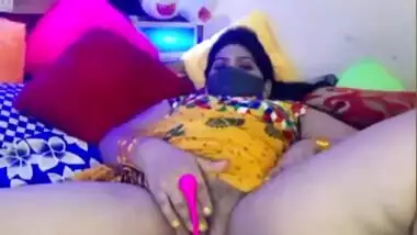 Luxurious wife deserves tips for XXX masturbation from her Desi fans