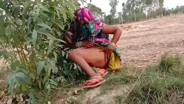 Desi village wife fucking in field