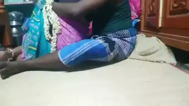 Indian aunty remove saree in doggy style boy