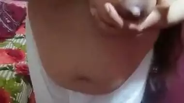 Paki Girl Showing her Boobs Part 3