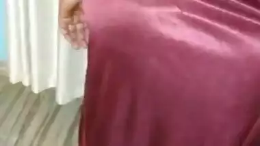 Desi bhabhi INDIAN KERALA BBC dating with Mallu aunty... BEAUTY of INDIAN Desi MILF Vol 3