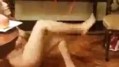 Paki girl dancing nude in front of cam upon request