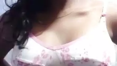 Round boobs college girl removing bra and topless