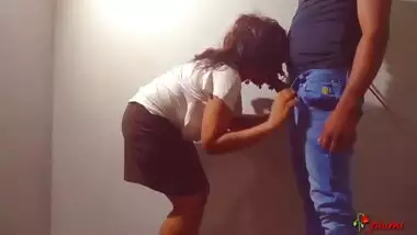 බෝඩිමේ ඒක කටට ගත්තා Sri Lankan Girl Fucking Hard