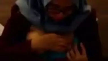 Hijab Girl Showing Boobs To Boyfriend, Little Blowjob